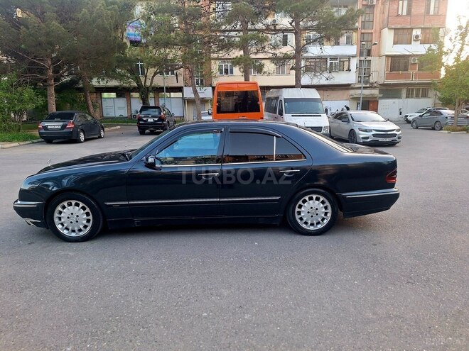 Mercedes E 220 d 2001, 389,000 km - 2.2 л - Bakı