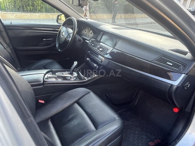 BMW 528 2011, 330,000 km - 2.0 л - Bakı