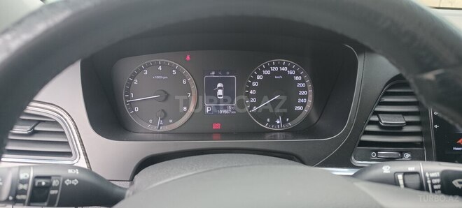 Hyundai Sonata-8