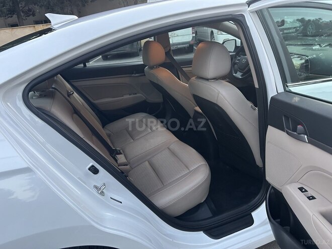 Hyundai Elantra 2016, 150,000 km - 2.0 l - Bakı