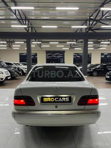 Mercedes E 430 2000, 261,000 km - 4.3 l - Bakı