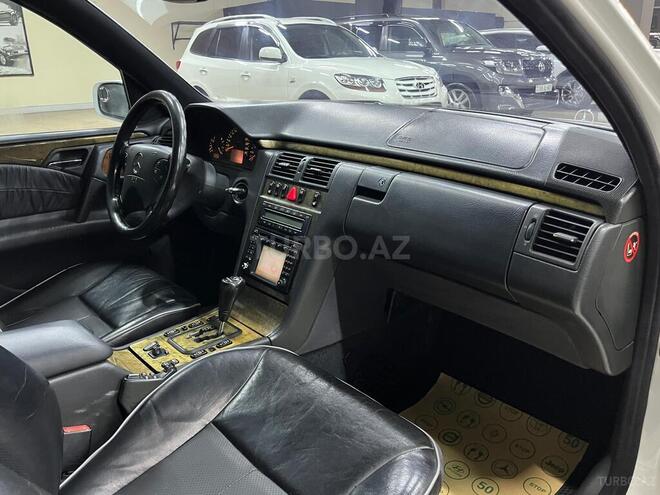 Mercedes E 430 2000, 261,000 km - 4.3 l - Bakı