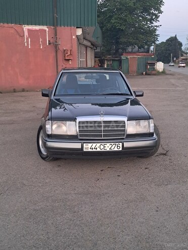 Mercedes E 230 1992, 420,413 km - 2.3 l - Masallı