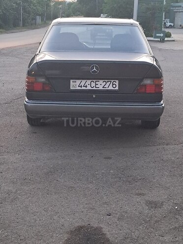 Mercedes E 230 1992, 420,413 km - 2.3 l - Masallı