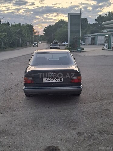 Mercedes E 230 1992, 420,413 km - 2.3 l - Masallı