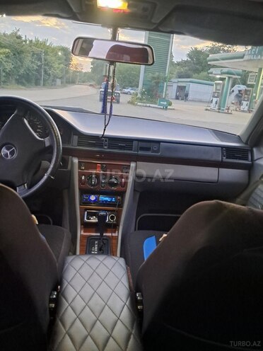 Mercedes E 230 1992, 420,413 km - 2.3 l - Masallı