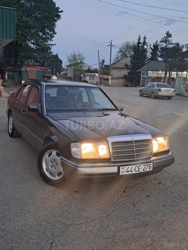 Mercedes E 230 1992, 420,413 km - 2.3 l - Masallı