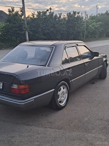 Mercedes E 230 1992, 420,413 km - 2.3 l - Masallı