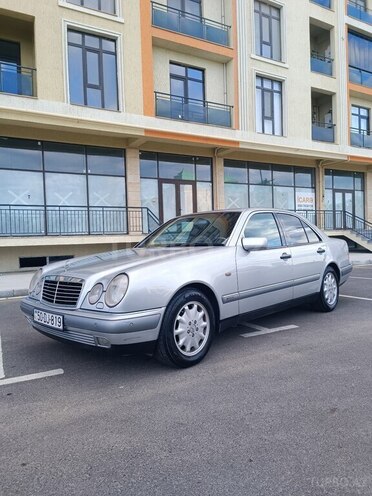 Mercedes E 240 1998, 285,300 km - 2.4 l - Sumqayıt