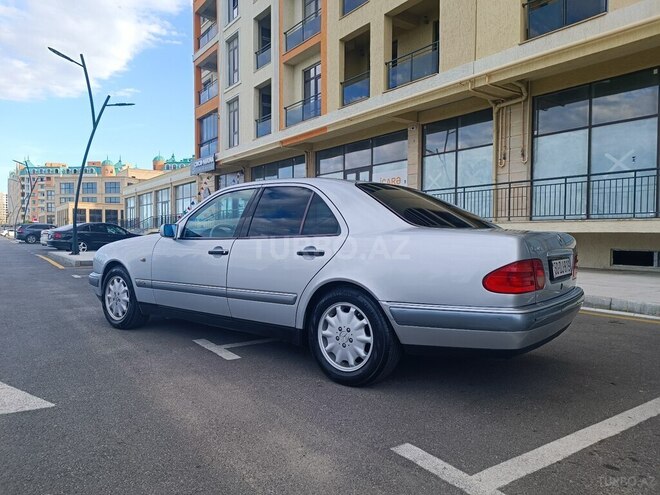 Mercedes E 240 1998, 285,300 km - 2.4 l - Sumqayıt