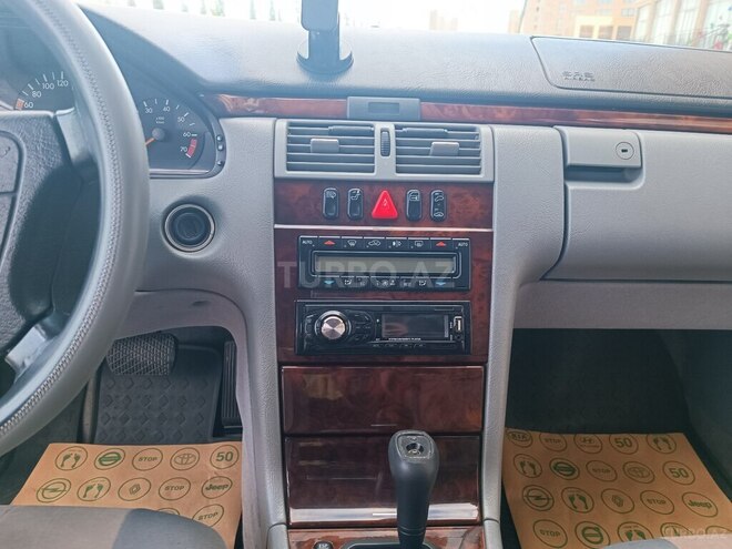 Mercedes E 240 1998, 285,300 km - 2.4 l - Sumqayıt