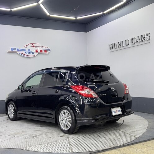 Nissan Tiida-5