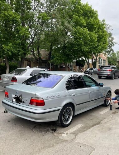 BMW 528 1997, 300,000 km - 2.8 l - Ağcabədi