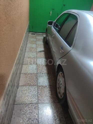 Mercedes E 270 2000, 432,000 km - 2.7 l - Bakı