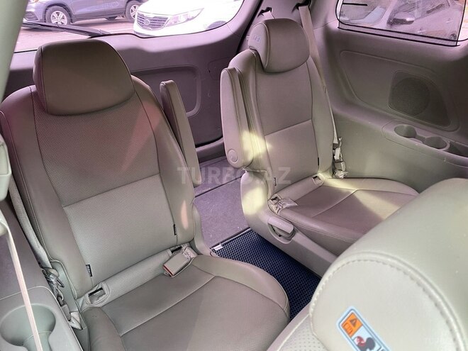 Kia Carnival 2015, 158,000 km - 2.2 l - Bakı