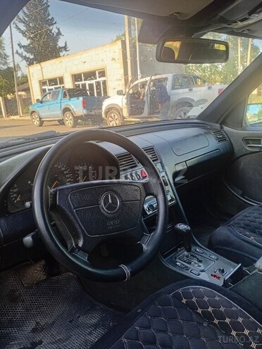 Mercedes C 240 2000, 111,110 km - 2.4 l - Qazax