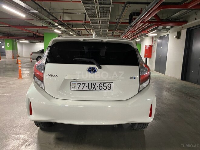 Toyota Aqua 2017, 130,000 km - 1.5 l - Bakı