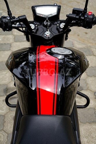 TVS Apache RTR 200-8