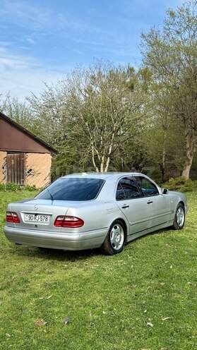 Mercedes E 240 1998, 285,000 km - 2.4 l - Bakı