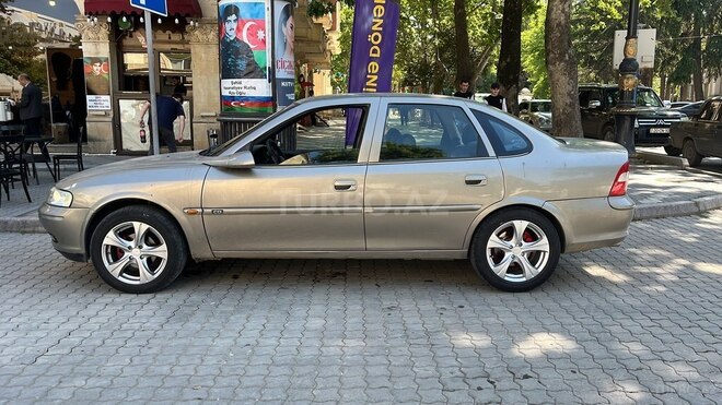 Opel Vectra 1995, 320,000 km - 1.8 l - Gəncə