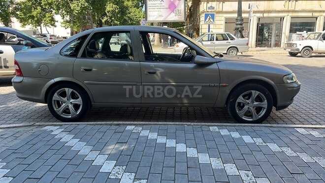 Opel Vectra 1995, 320,000 km - 1.8 l - Gəncə