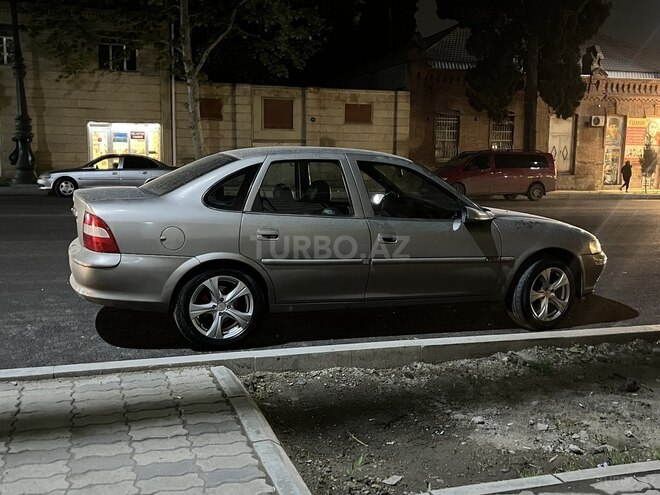 Opel Vectra 1995, 320,000 km - 1.8 l - Gəncə