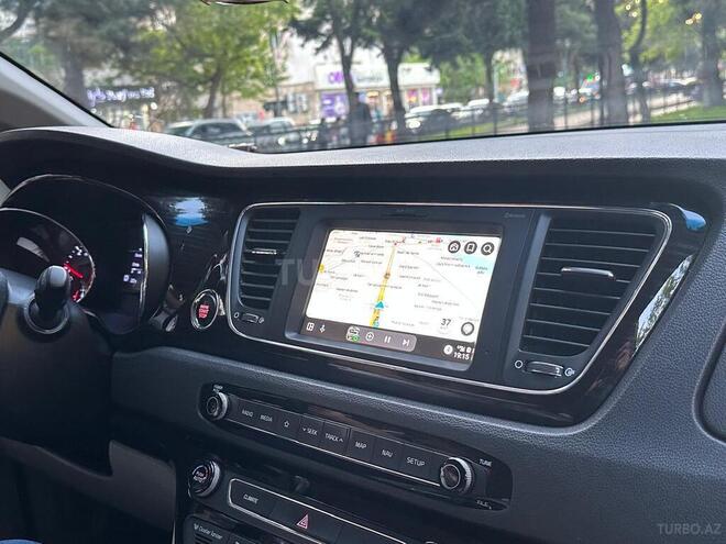 Kia Carnival-5