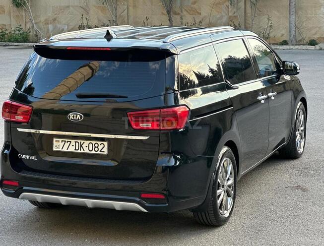 Kia Carnival-8