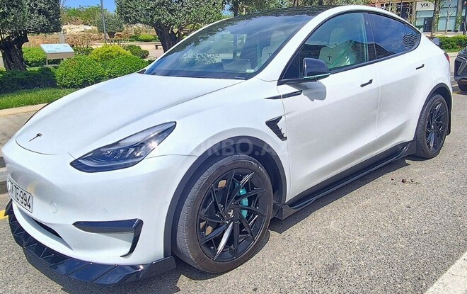 Tesla Model Y-6