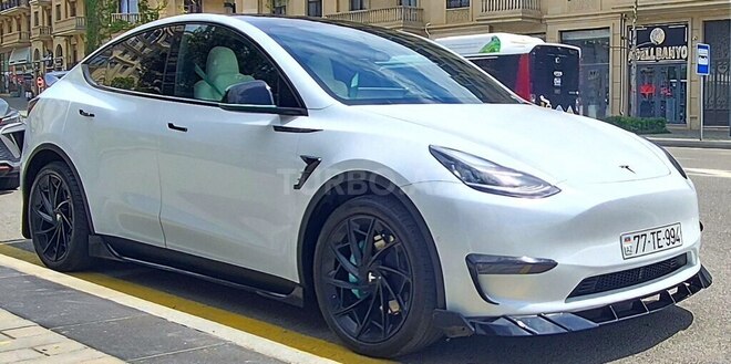 Tesla Model Y-5