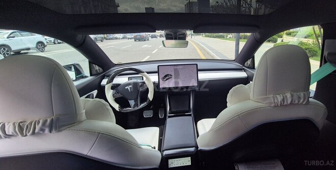 Tesla Model Y-7