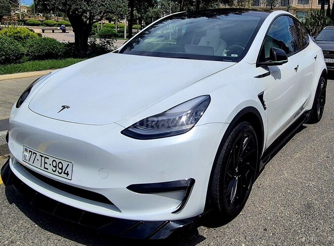 Tesla Model Y-17