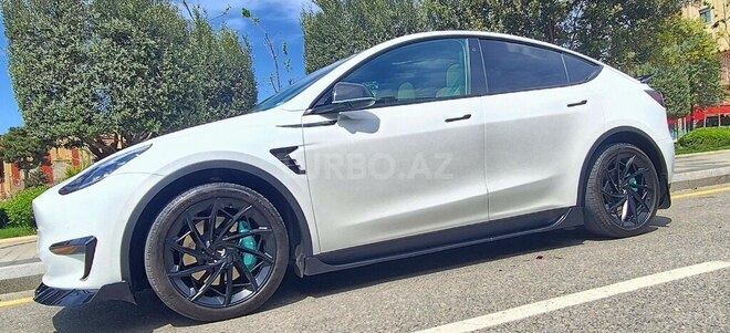 Tesla Model Y-20