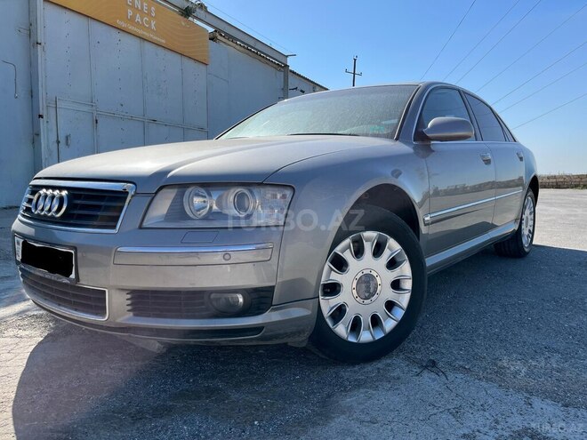 Audi A8-11