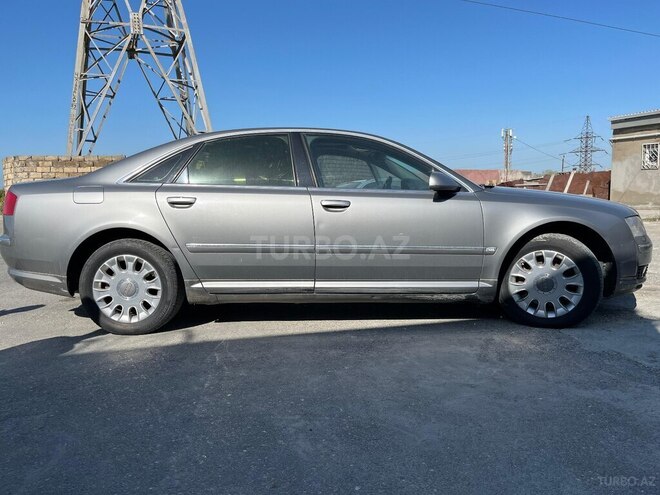 Audi A8-13