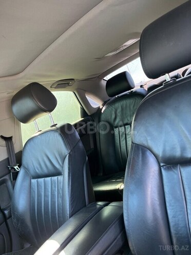 Audi A8-16