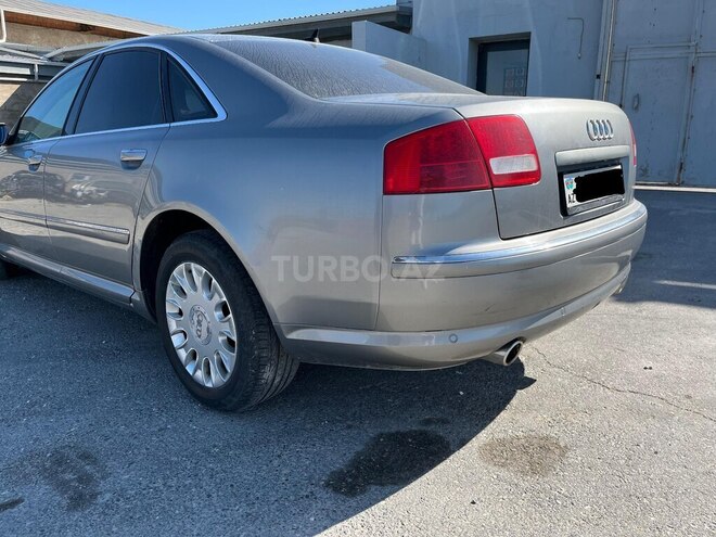 Audi A8-20