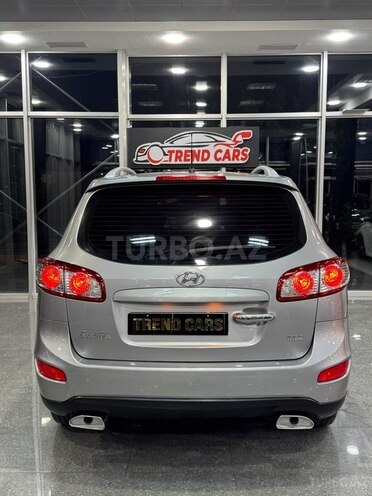 Hyundai Santa Fe-10