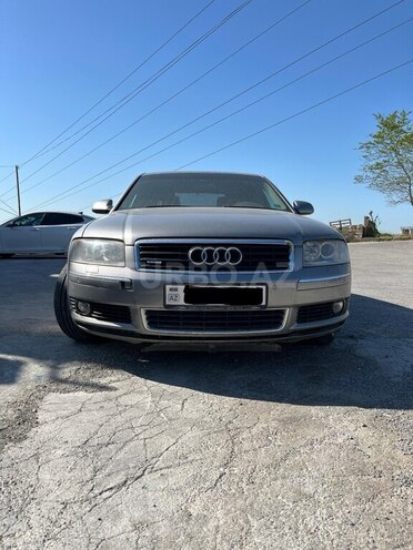 Audi A8-21
