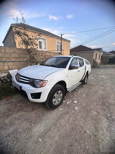 Mitsubishi L200 2012, 326,000 km - 2.5 l - Bakı