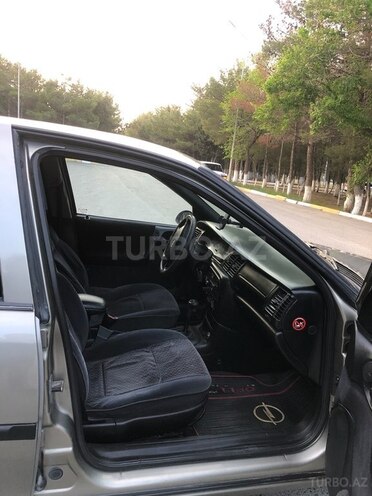 Opel Vectra 1996, 310,000 km - 2.0 l - Sumqayıt