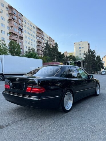 Mercedes E 320 2000, 246,000 km - 3.2 л - Bakı
