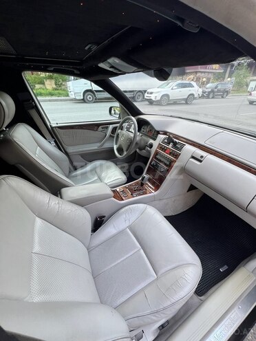 Mercedes E 320 2000, 246,000 km - 3.2 л - Bakı
