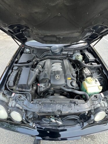 Mercedes E 320 2000, 246,000 km - 3.2 л - Bakı