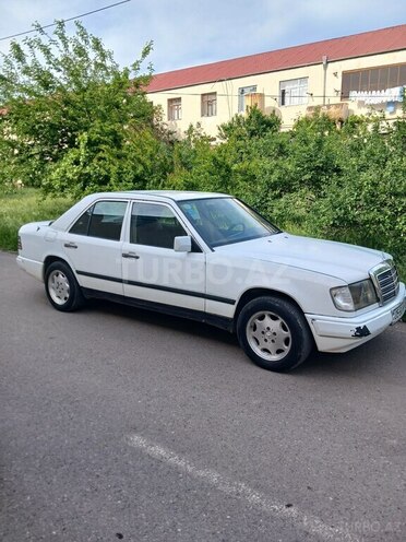 Mercedes E 200 1987, 558,600 km - 2.0 l - Ağstafa