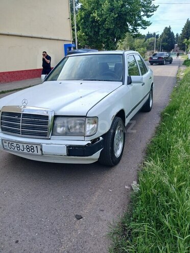 Mercedes E 200 1987, 558,600 km - 2.0 l - Ağstafa