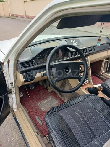 Mercedes E 200 1987, 558,600 km - 2.0 l - Ağstafa