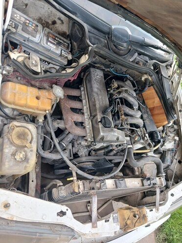 Mercedes E 200 1987, 558,600 km - 2.0 l - Ağstafa