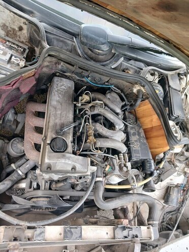 Mercedes E 200 1987, 558,600 km - 2.0 l - Ağstafa