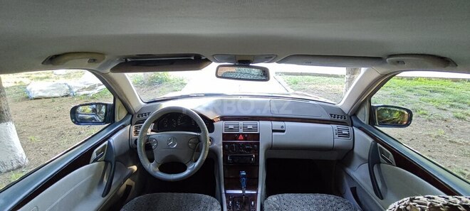 Mercedes E 240 2000, 311,999 km - 2.4 l - Gəncə